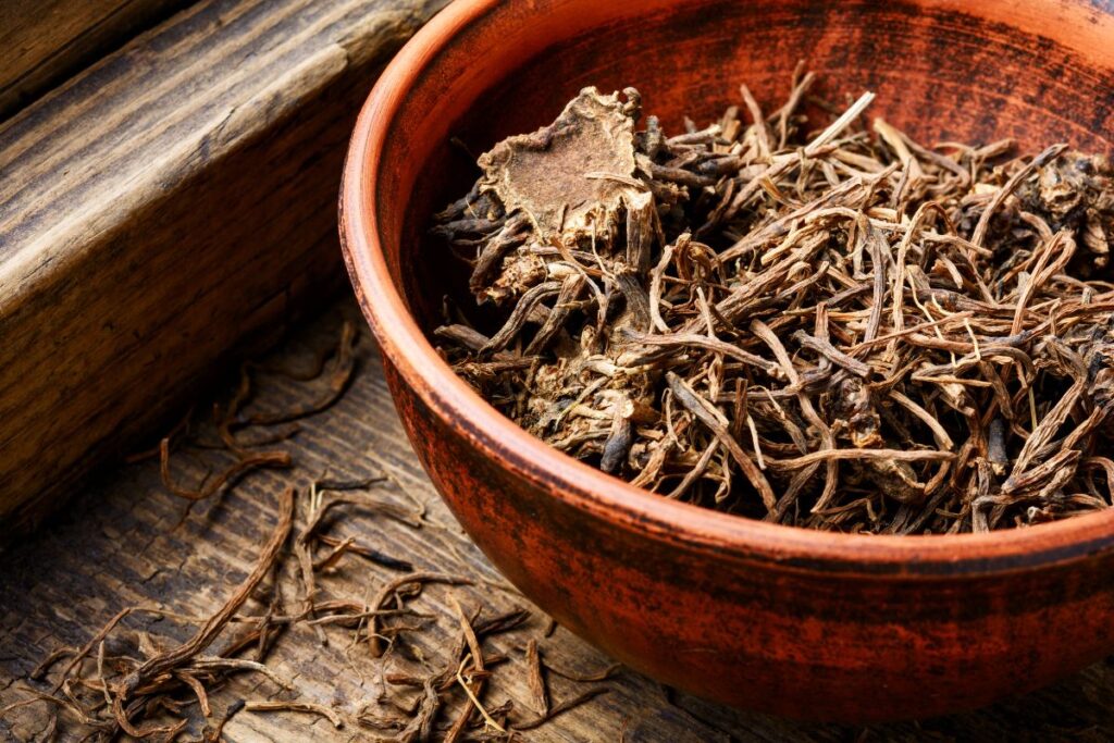 Wie man Baldrianwurzeltee zubereitet